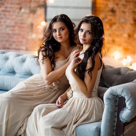 Pin By Beautiful Women Of The World On Double Take Twins Babes Attractive Women