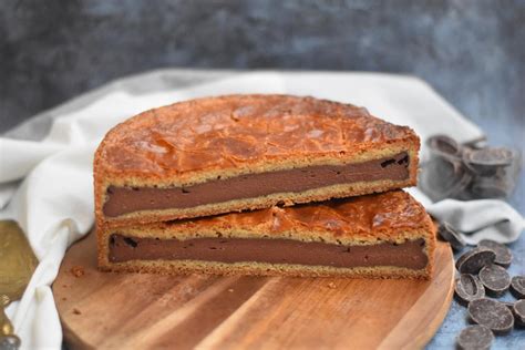 Chocolate gateau is a flourless chocolate cake. Gâteau basque au chocolat (François Perret)