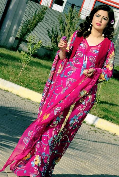 ♥ jli kurdi stylish girl pic traditional outfits her hair kimono