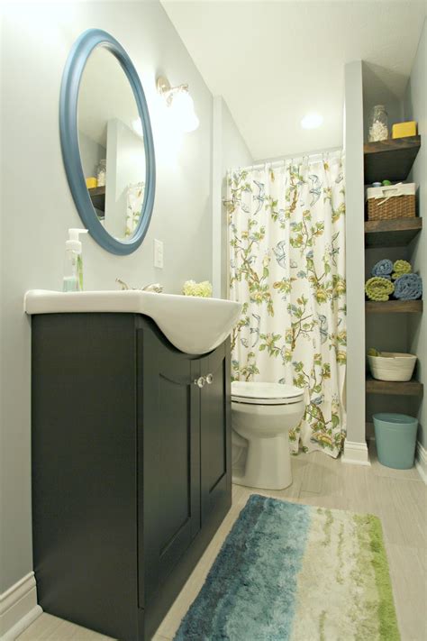 Here are the designs and ideas that will give you some inspiration to use green in bathroom color scheme. No Spend Month 2016! from Thrifty Decor Chick