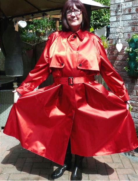 Red Rubber Mackintosh Rainwear Girl Rain Wear Cool Outfits