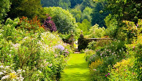 News Ten Of The Best Gardens In The Cotswolds