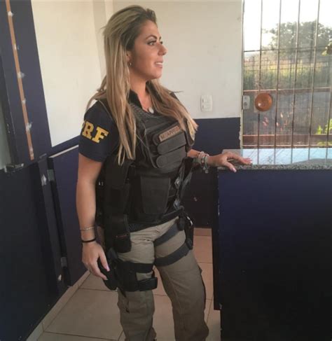 World S Scxiest Cop Brazilian Policewoman Arrests Hearts With Her