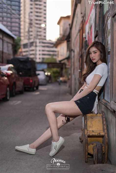 thailand model jarunan tavepanya hot beautiful girl on street