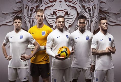 Echa un vistazo a los productos oficiales nike de la selección inglesa que podrás en esta sección disponemos de los productos oficiales de la selección inglesa. Uniforme de la selección de Inglaterra para el Mundial ...