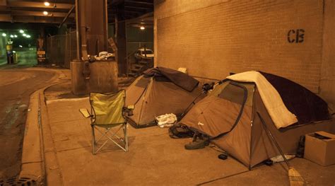Homeless Chicago Couple Chooses Streets Over Shelters Medill Reports