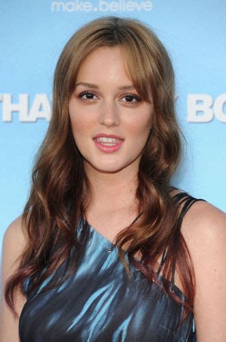 Mit 75 jahren steht sie noch immer auf der bühne. Leighton Meester mit Mireille-Mathieu-Frisur | Promiflash.de