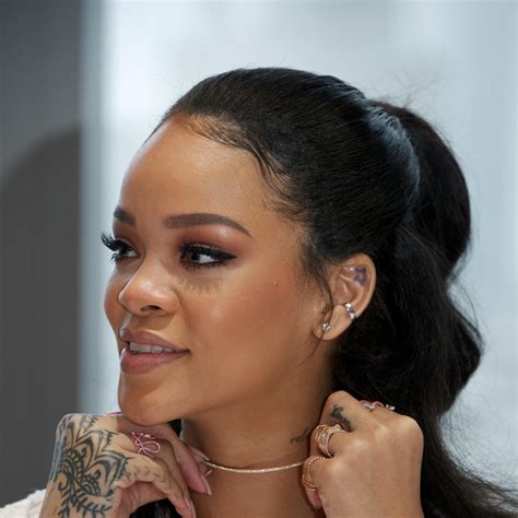 T Ng H P Rihanna Tattoo P V Ngh A Nh T Photo Gallery Xem Nhi U Nh T