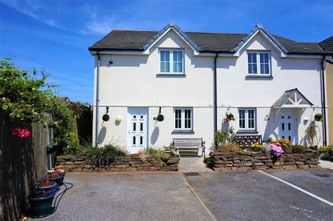 3 Bedroom Semi Detached House For Sale In Riviera Close Mullion Tr12 7aw