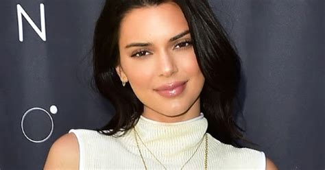 Download Kendall Jenner Wikipedia Background