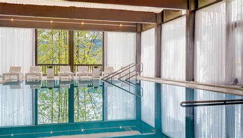 Im grand hotel sonnenbichl erwarten sie gemütliche zimmer mit einzigartigem blick auf die zugspitze! Press & Photos - Sonnenbichl EN