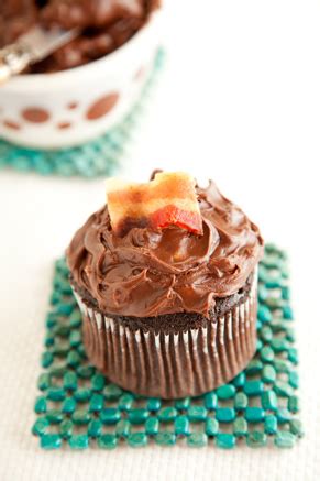 In another large bowl, whisk together pumpkin and next 5 ingredients. Wilbur's Cupcakes | Paula Deen