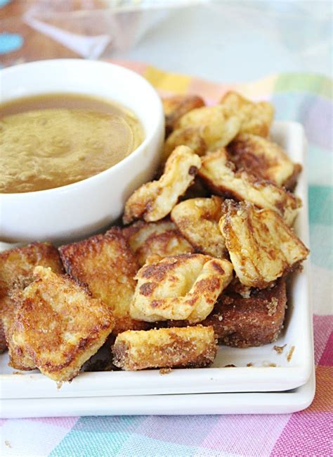 All you need to make crispy french toast bites is a sheet of tinfoil and a toaster oven. French Toast Bites with Maple Butter Dipping Sauce