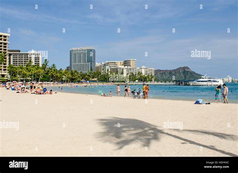 Hilton Waikiki Beach Hi Res Stock Photography And Images Alamy