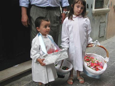 Kostenlose Foto Person Menschen Kind Italien Blumen Katholisch