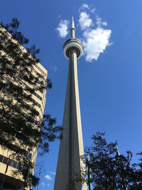 Standing at a height of 1,815 feet (553 metres), it was the world's tallest freestanding structure until 2007, when it was surpassed by the burj dubai building in dubayy (dubai), u.a.e. BeBo's Blog.: The CN Tower, Ontario - Toronto, Canada.