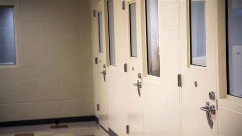 Its Expensive To Keep Juvenile Detention Centers Open Especially When Theyre Nearly Empty Kqed