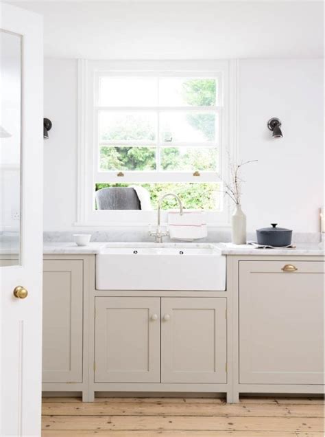 A strong contrast to this shade of paint colors ideas with color of paint colors ideas about beige kitchen paint ideas of both worlds of kitchens with black kitchen cabinets and taupe coloured kitchen cabinets. Taupe Kitchen Cabinets | Centsational Girl | Bloglovin'