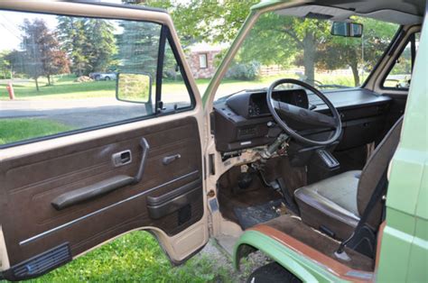 1980 Volkswagen Vanagon Kombi Standard Passenger Van 3 Door 20l