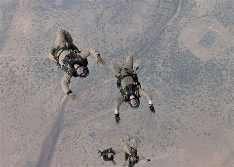 Hd Wallpaper Parachute Skydiving Parachuting Jumping Training