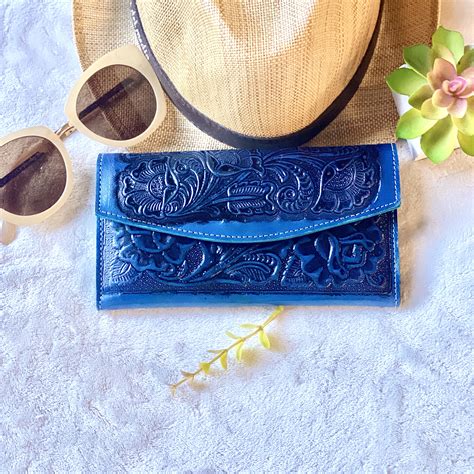 Handmade Tooled Woman Wallet Leather Carved Roses Wallet Credit