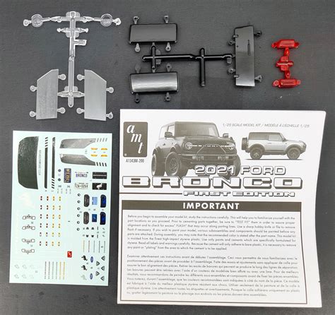 Amt 2021 Ford Bronco First Edition Spotlight Hobbies