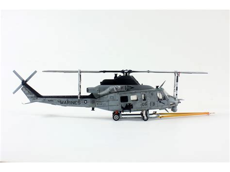 Dreammodel 172 72018 Bell Uh 1y Venom Super Huey Utility Helicopter