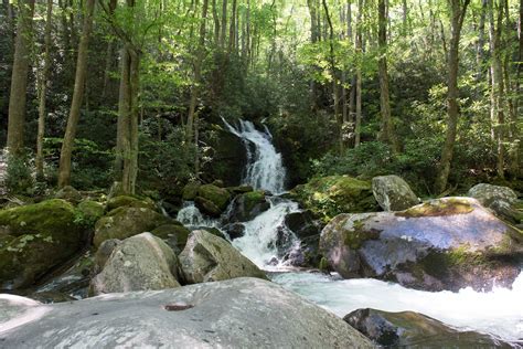 Best Waterfall Hikes In The Smokies The Wander Guide Smoky Mountain