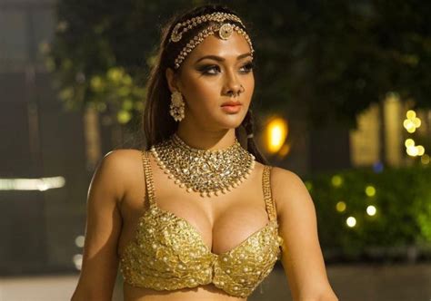 bhojpuri actress namrata malla dances sexy wearing a bra video blows fans senses informalnewz