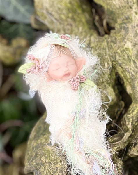 Tessa A Sleeping Spring Baby Fairy The Fantasy Art Of Liz Amend