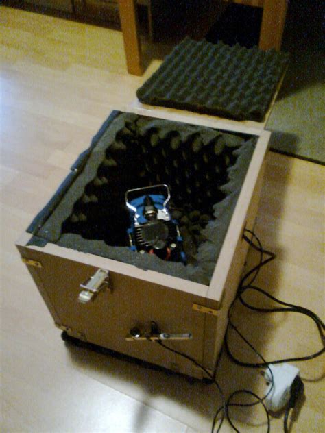 Anfangs klingt es nach einem größeren projekt, sich einen smarten spiegel zu bauen. Kompressor zu laut? Schallschutzbox bauen!