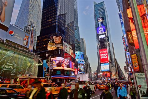 File:NYC - Times Square.JPG - Wikimedia Commons