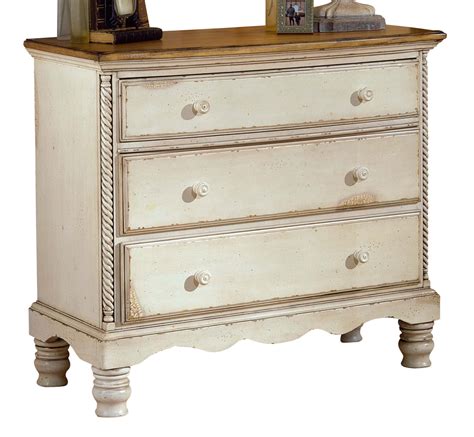 Hillsdale Wilshire 3 Drawer Bedside Chest In Antique White 1172 772