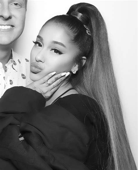 This Is My Fav Out Of All Her Ponytails Ariana Grande Imagens Ariana