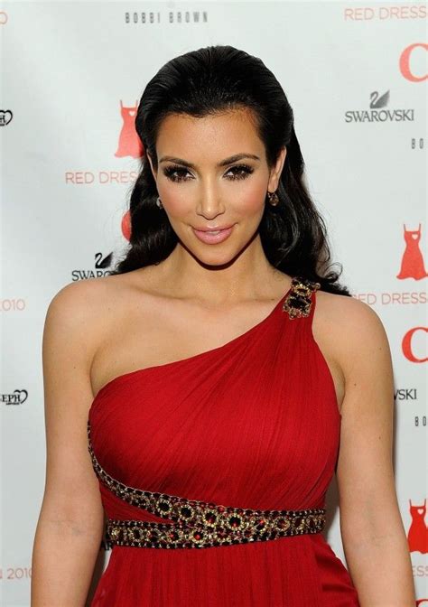 what color lipstick to wear with a red dress kimkardashian pinklipstick kim kardashian