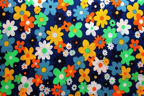 retro floral fabric yardage 60s flowers by theluckywhitecat