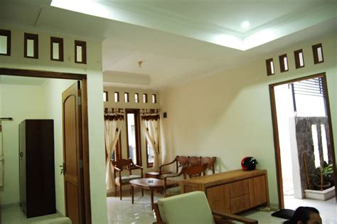 design ruang tamu rumah kampung wallpaper dinding