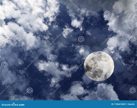 Full Moon Behind Clouds Stock Image Image Of Midnight 178667689