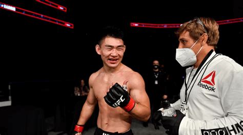 Fight coverage 5 days ago Song Yadong treft Kyler Phillips tijdens UFC 259 op 6 ...