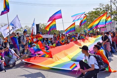 中国对同性恋的立场变了，但它的教科书还没有 纽约时报中文网