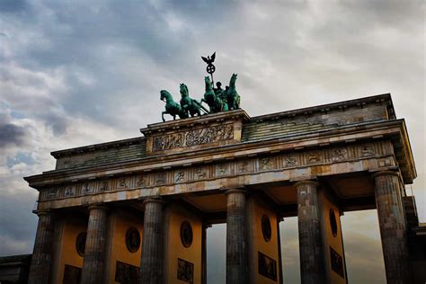 Brandenburg Gate-Gradient - Comment Central