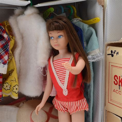 Vintage 1960s Barbie Skipper Case With Dolls Ebth