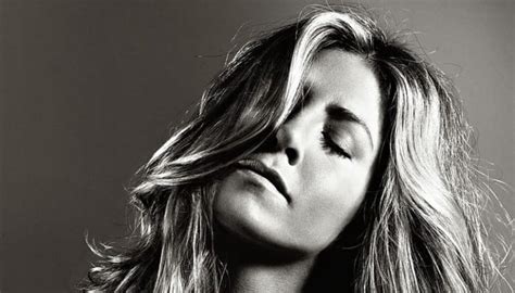 Jennifer Aniston Teams Up With Mark Seliger To Auction Portrait For Covid Fund