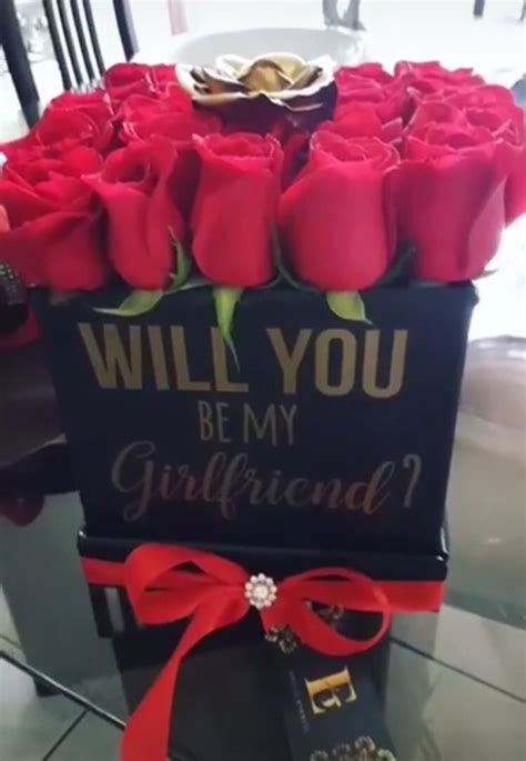 So, i promise to stay faithful and committed to you. Will you be my girlfriend? Queres ser mi novia? Detalles ...