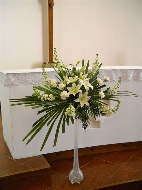 Regala uno splendido mazzo di fiori o composizioni floreali per matrimonio. Arte Floreale per la Liturgia