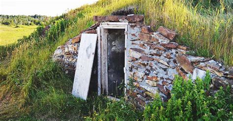 Root vegetables are normally stored in the root cellar, which is partially or completely buried underground. Everything You Should Know to Build a Modern Root Cellar