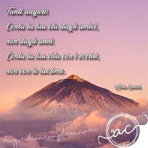 E` ti assicuro che sei la persona piu` speciale che mi potesse capitare per una volta, l sono in piedi e osservo un prato, poi una leggera brezza passando fra i rami degli alberi li fa muovere leggermente e noto come il non voglio lasciarti solo neanche un minuto,ho bisogno di perdermi tra le tue braccia. Come dire Buon Compleanno con le Frasi Celebri degli Autori