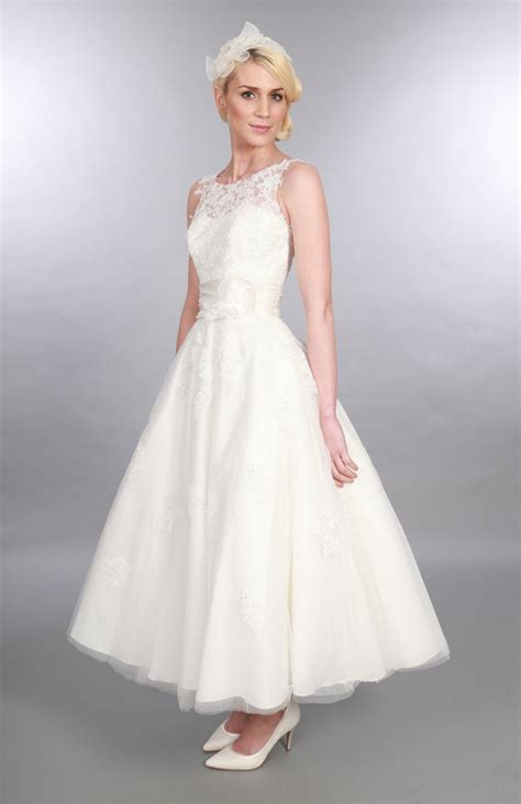 A Vintage Style Wedding Dress Is Appropriate For All Weddingscutting