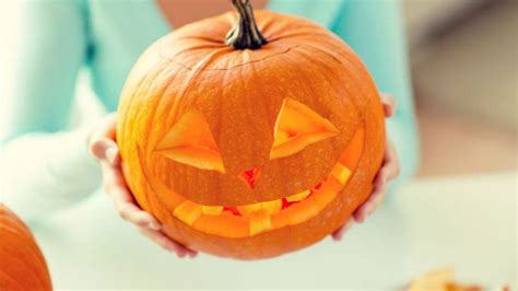 V Deo C Mo Vaciar Y Cortar Una Calabaza Para Decorar En Halloween As Com