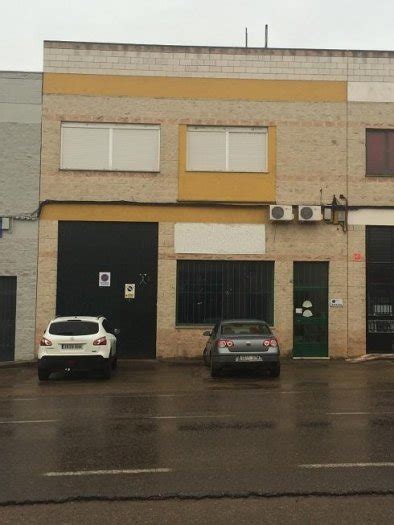 Oportunidad de adquirir un piso de 4 habitaciones y 1 baño, bien iluminado en don benito, badajoz con buena distribución de 104. LOCAL EN ALQUILER EN DON BENITO - Santos Inmobiliarios